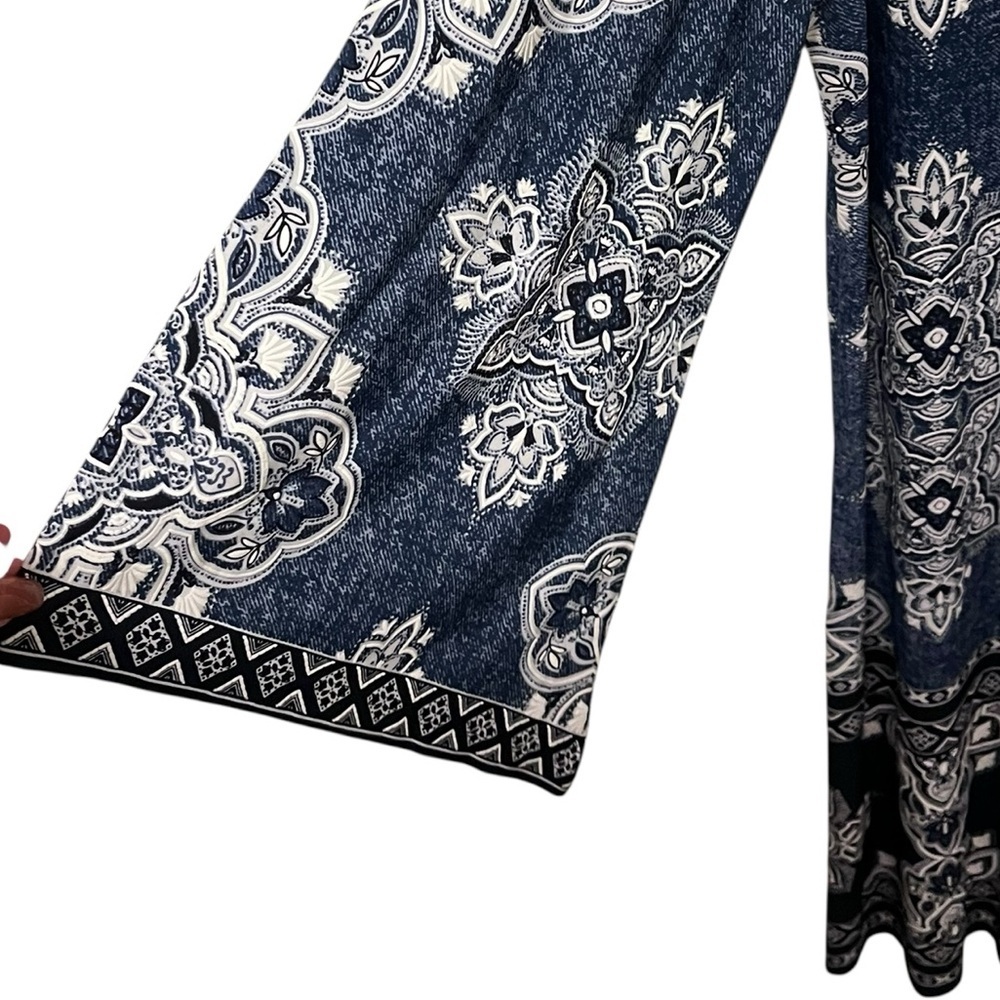 Max Studio New York Navy and White Patterned Dress. - Picture 4 of 6